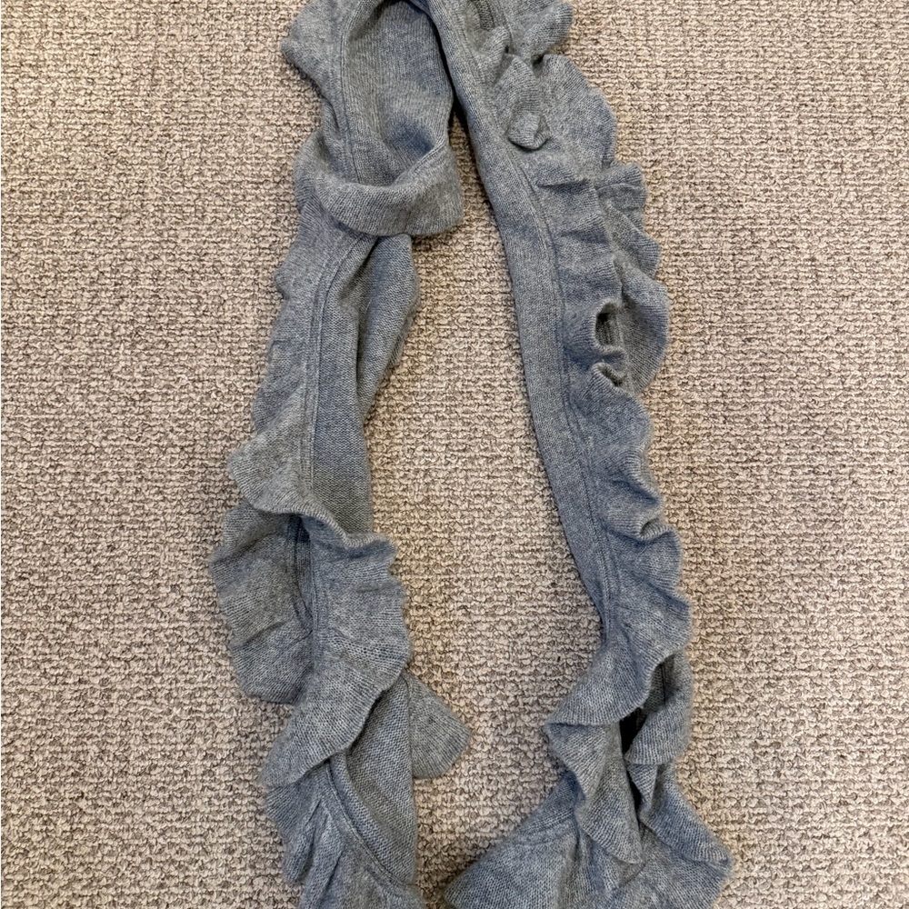 Tommy Hilfiger Light Gray Ruffle Scarf